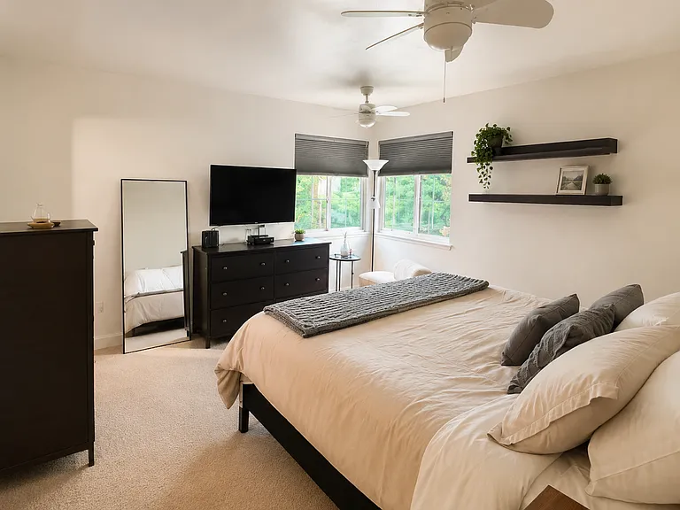1439 Marchbanks Dr #4 — Photo 4
