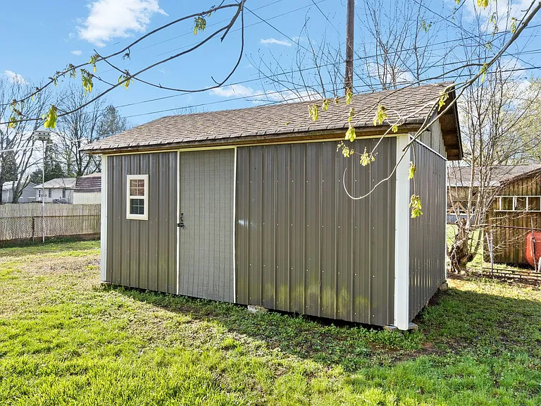 110 Rainbow St — Photo 30