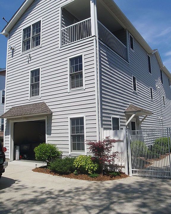 External View, Rear Home