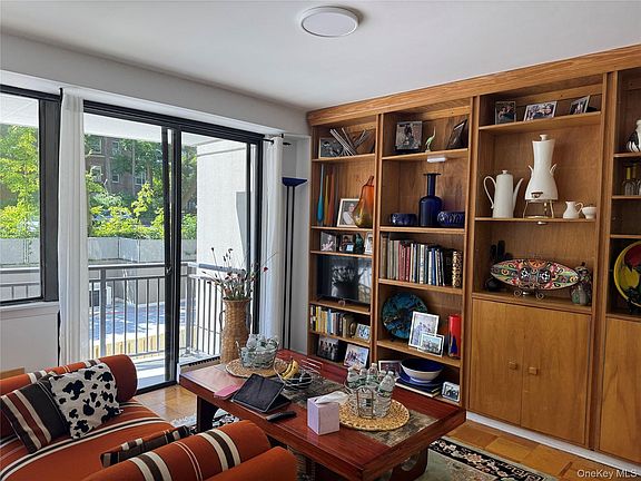 4th image of 15 Stewart Pl APT 2J