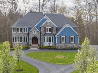 13350 Ledgebrook Ln, Chagrin Falls, OH 44022