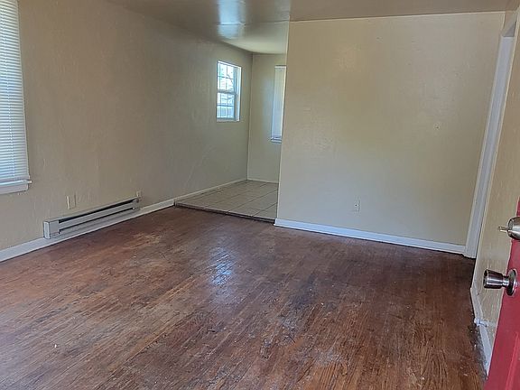 3rd image of 1314 N Ellison Ave
