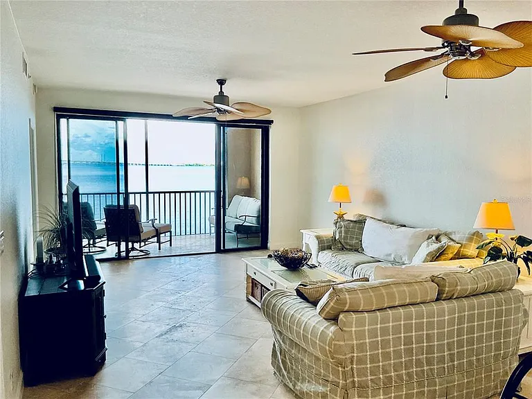 900 E Marion Ave #1213 — Photo 6