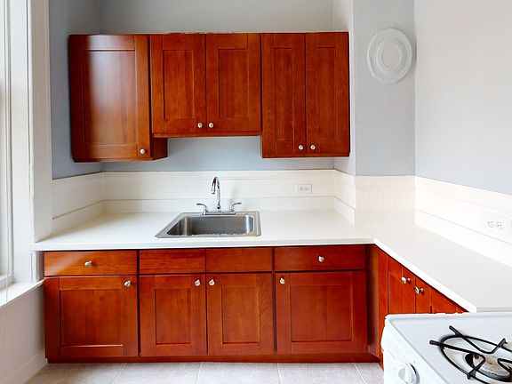 3rd image of 150 Franklin St #406