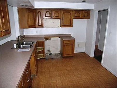 3rd image of 601 Mapleside Dr
