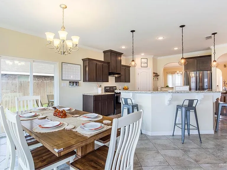 2107 W Mimosa Dr — Photo 4