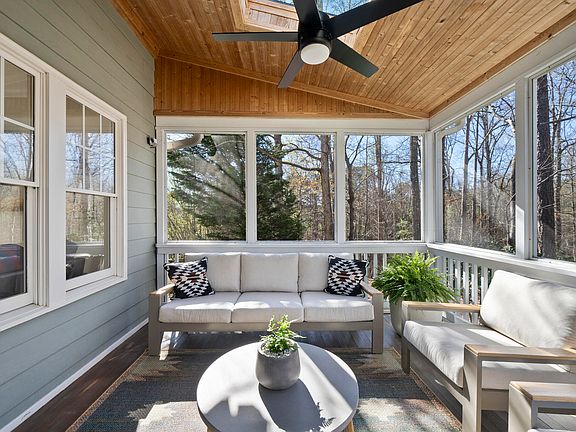 4th image of 10009 Duval St