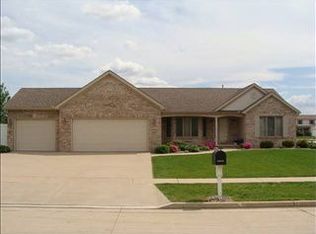 3301 Spahn Ln, Bloomington, IL 61704