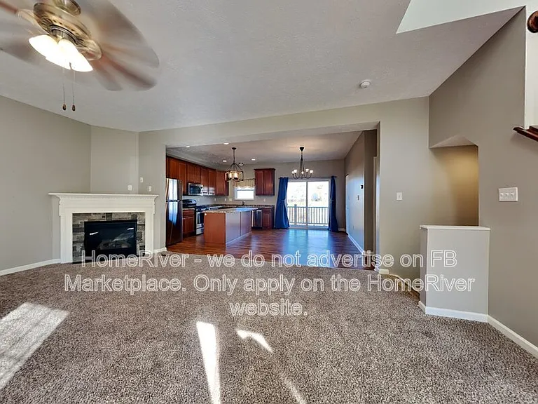 1505 Canterbury Dr — Photo 2