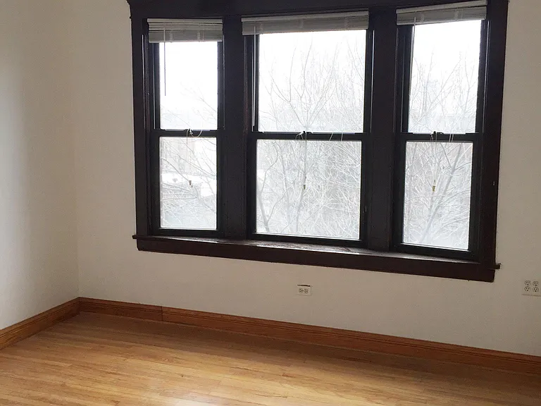 3259 S Lowe Ave #3R — Photo 1