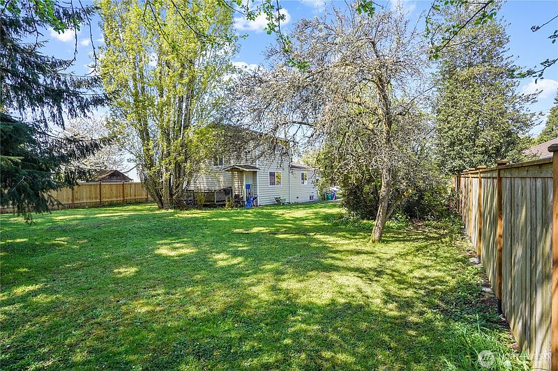 3rd image of 1417 SW Donovan Street