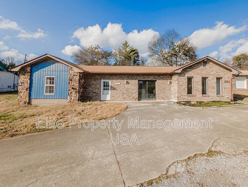 3245 Highway 61 E #1