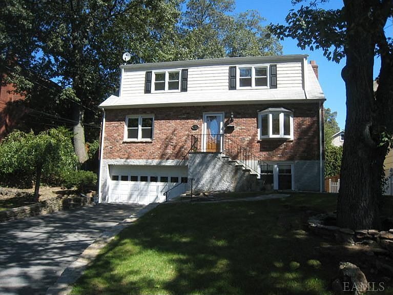 1st image of 15 Hunter St #1