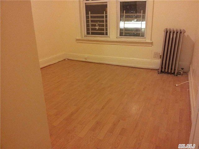 2nd image of 598 Monroe St #2