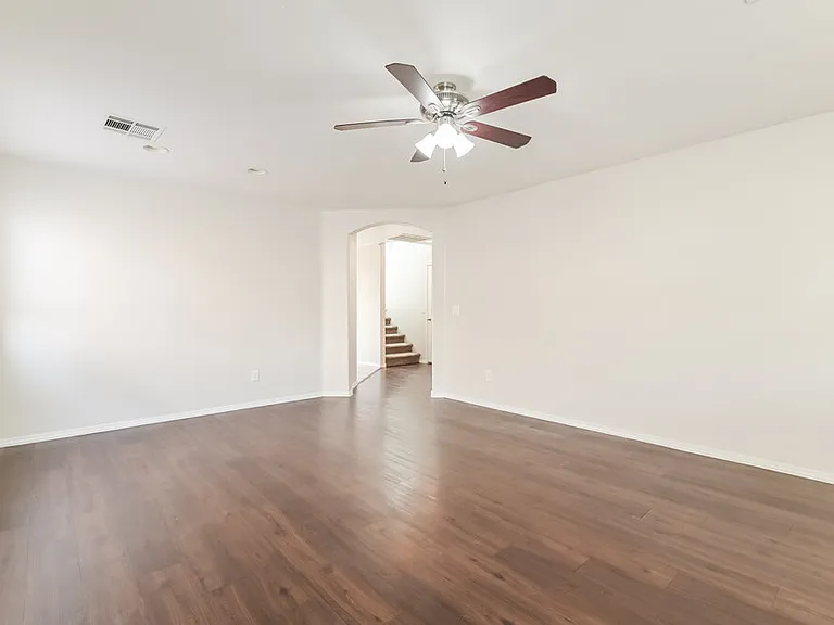 6015 Ambleshire Ave — Photo 6