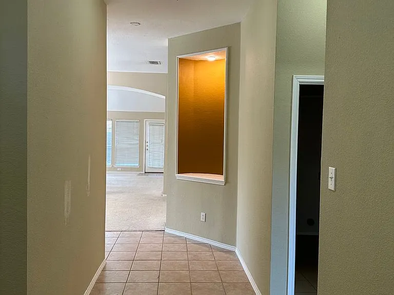 10701 Nashville Dr — Photo 2