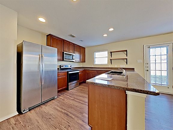 4th image of 14725 Forest Hollow Dr