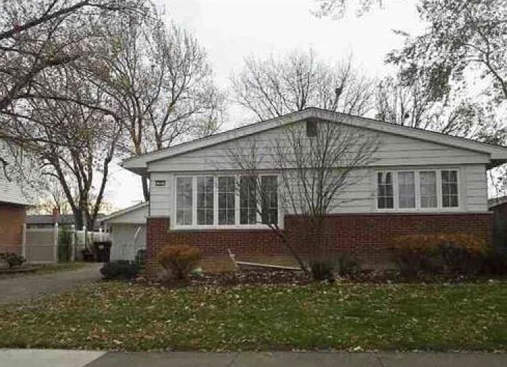 1st image of 10 E Greenbriar Ave