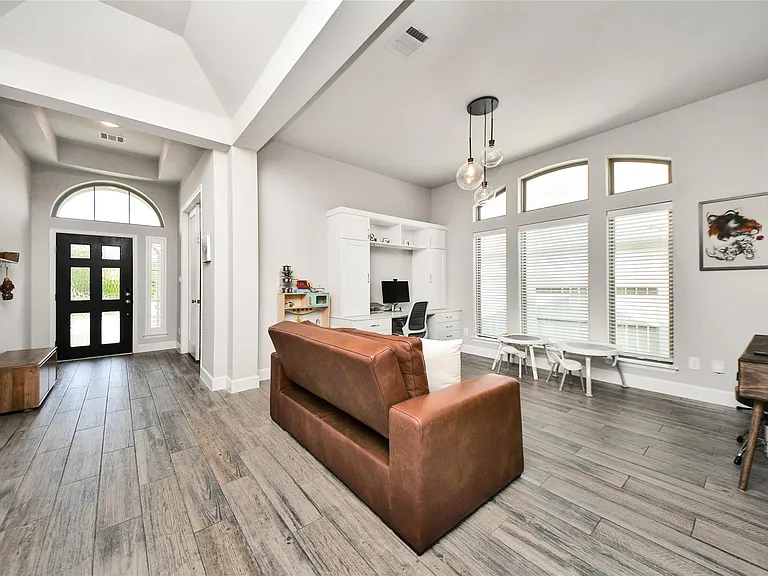 2206 Forest Trace Ln — Photo 9