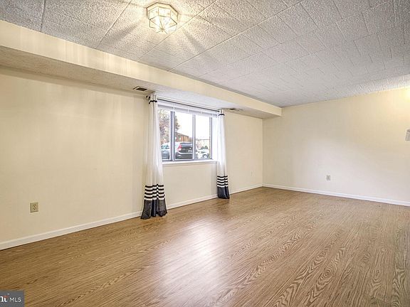 4th image of 995 Heather Ridge Dr #D-4d