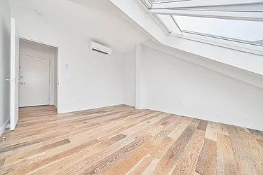 Rented by Living New York