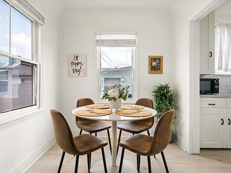619 W Kelso St — Photo 13