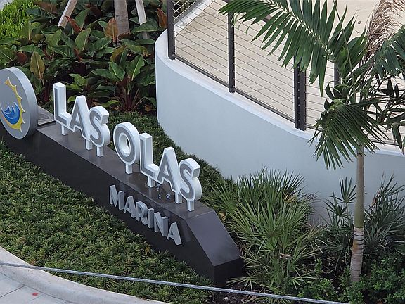 2nd image of 200 S Birch Rd APT 504