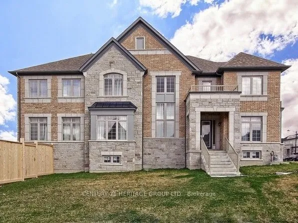 24 Alf Neely Way, Newmarket, ON L3Y 0C6
