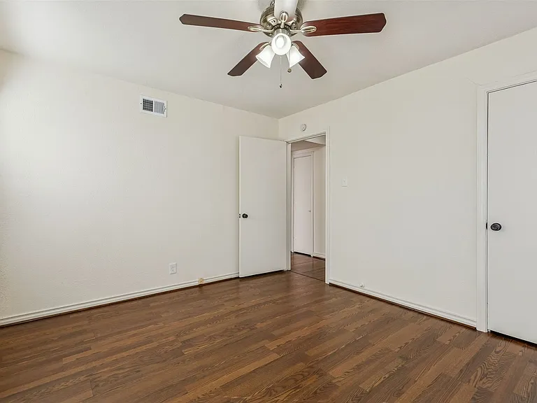 6341 Sudbury Dr — Photo 20