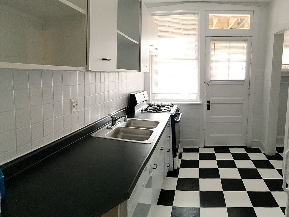 1st image of 5752 N Winthrop Ave #54-3