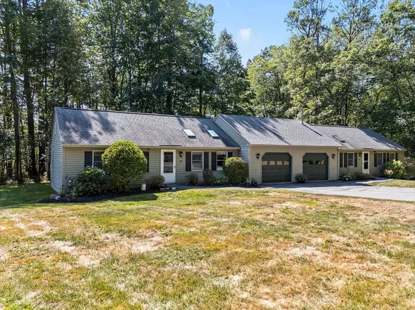 69 Gail Ln, Yarmouth, ME 04096