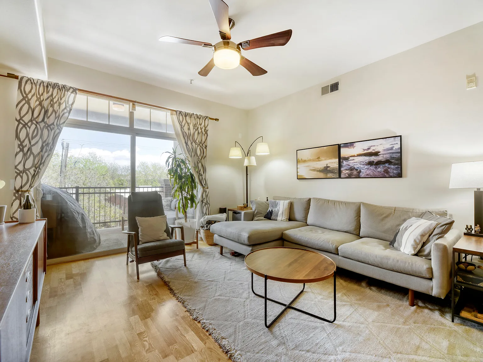 2 bed, 1394 sqft, $2,700 — Photo 2