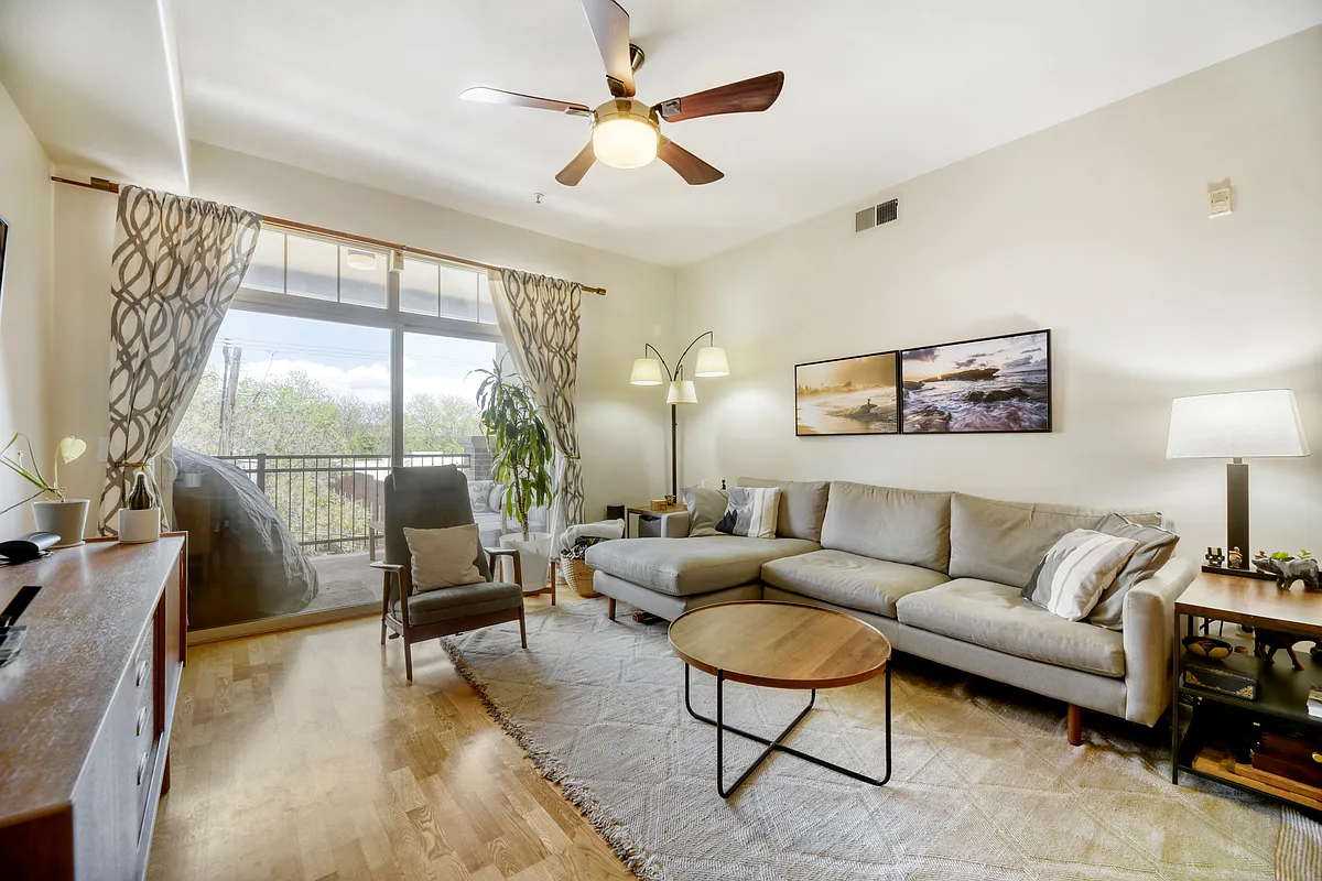 Living Room - 1100 N Grant St #404