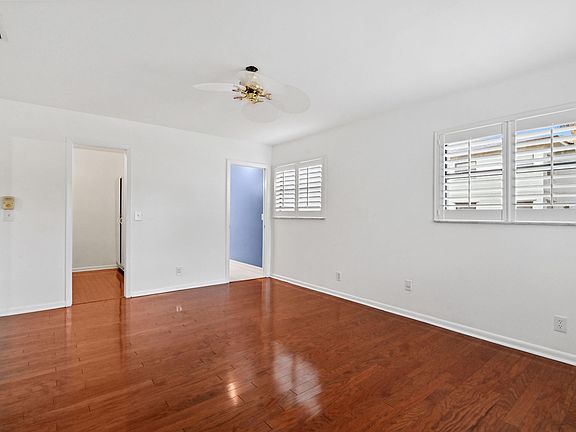 4th image of 3015 SW 21st Terrace #371a