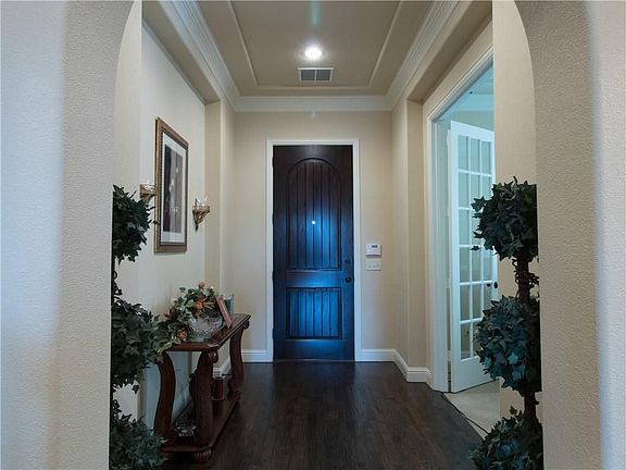 2nd image of 10076 Tisbury Dr