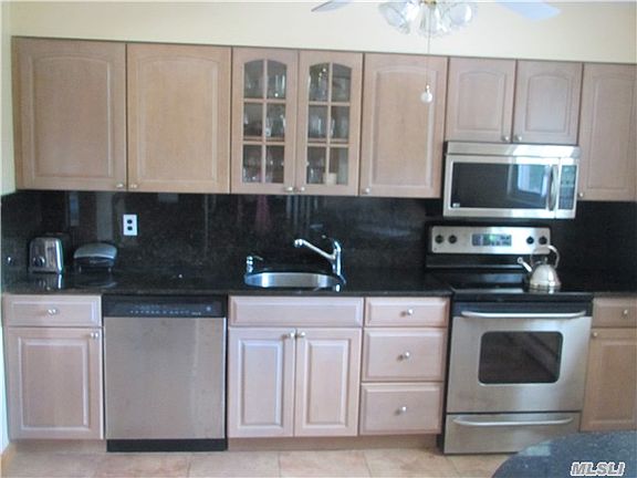 2nd image of 37 Lawrence Ave