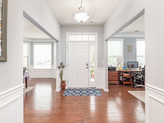 foyer open to DR and office