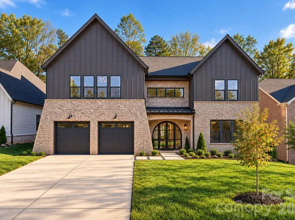 221 Smithfield Dr, Charlotte, NC 28270