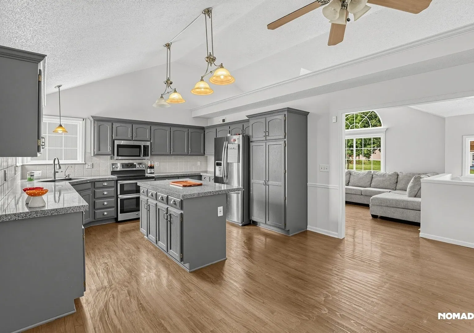 Charming 4BR House in Belton — Photo 3