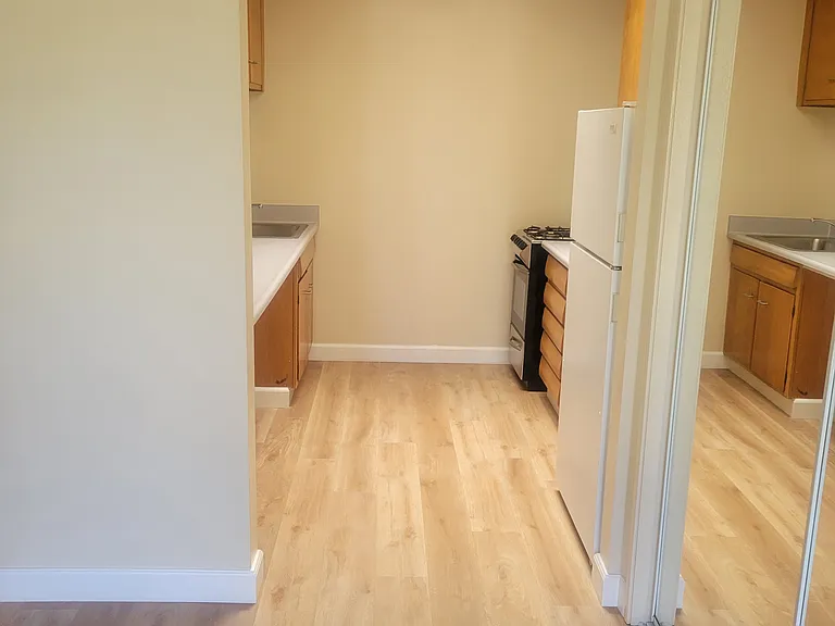 1938 Montecito Ave #4 — Photo 4