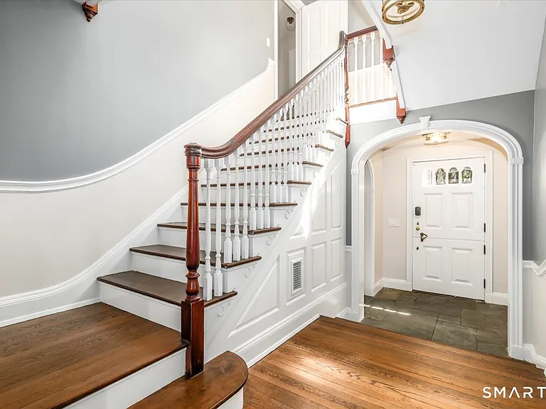 611 Westover Rd — Photo 3