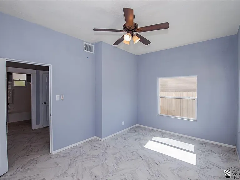 889 W 1st St — Photo 12