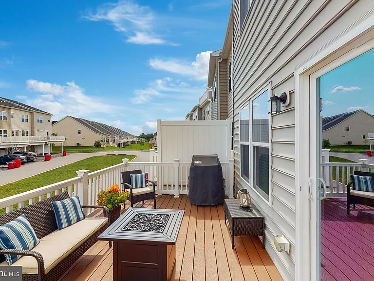 213 Quarry Point Rd — Photo 2