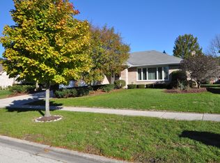 10620 Wildwood Dr, Palos Park, IL