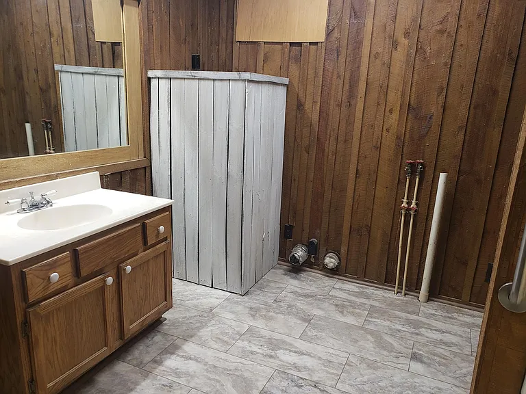 Lakeland Dr — Photo 8
