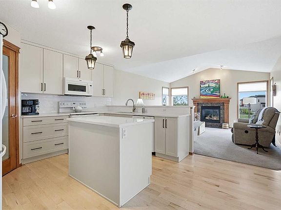 3rd image of 276 W Kincora Hts NW