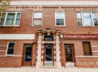 312 Madison St APT 2R, Oak Park, IL 60302