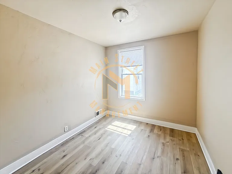 517 N Ashland Ave — Photo 6