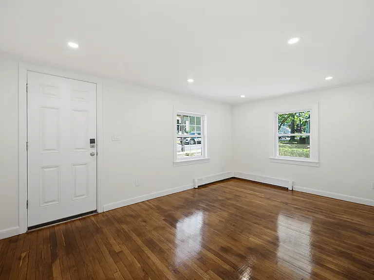88 Deforest St — Photo 9