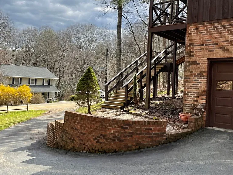 183 Rhododendron Ln — Photo 7